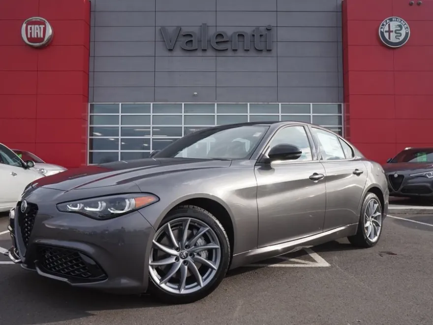 2024 Alfa Romeo Giulia SPRINT photo 1