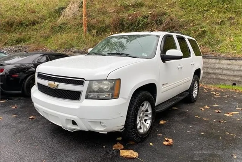 2011 Chevrolet Tahoe LT photo 1