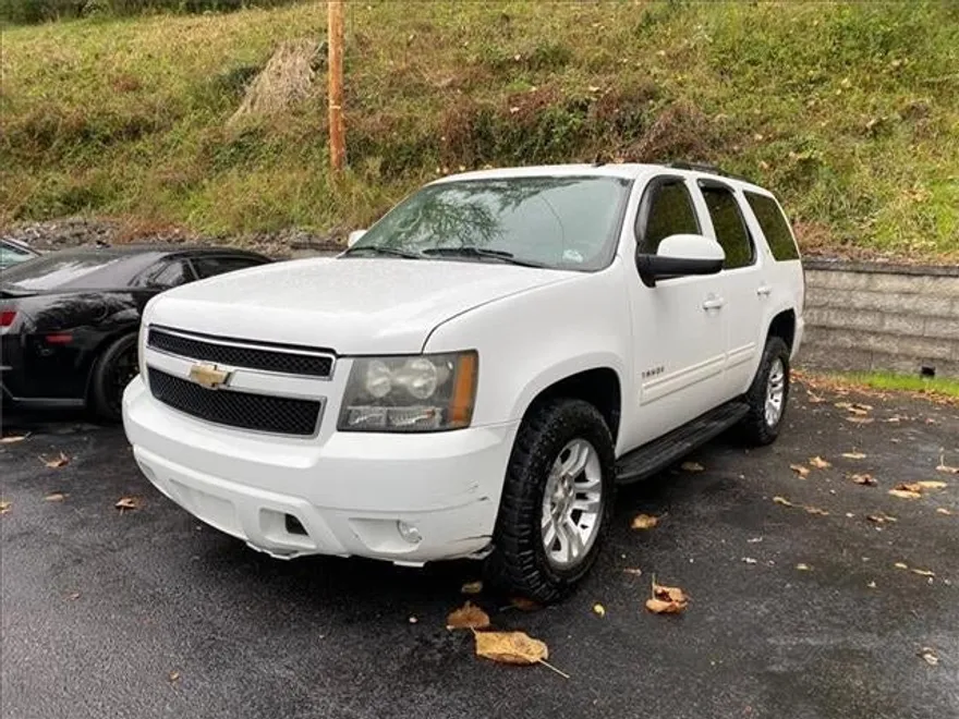 2011 Chevrolet Tahoe LT photo 1