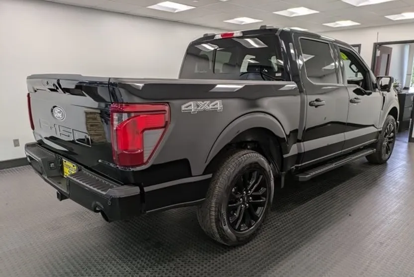 2024 Ford F-150 XLT photo 1