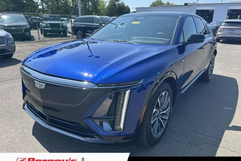 2024 Cadillac Lyriq Sport photo 1