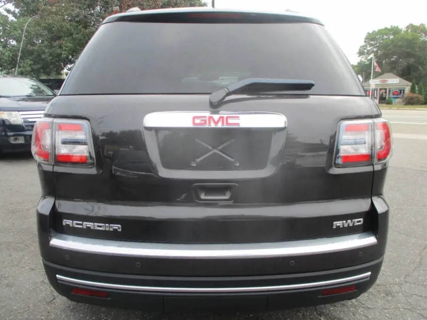 2016 Gmc Acadia SLE photo 1