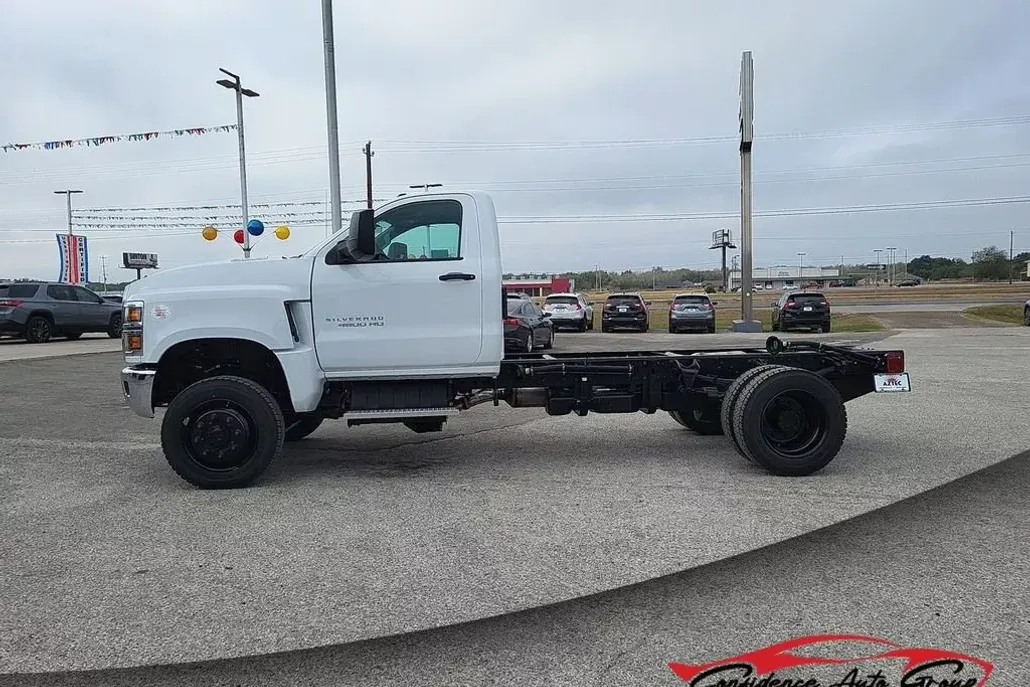 2024 Chevrolet Silverado 4500HD Work Truck photo 1