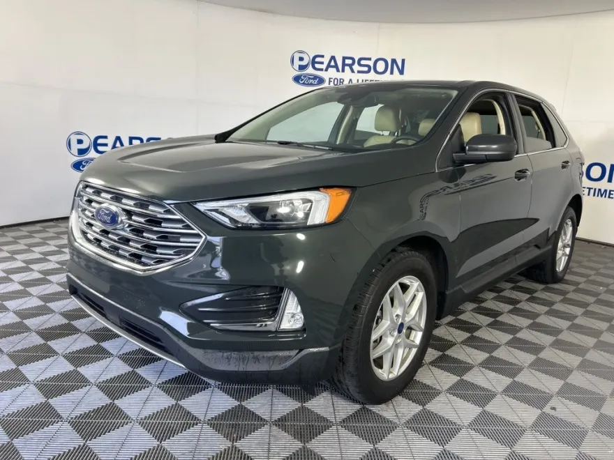 2022 Ford Edge SEL photo 1