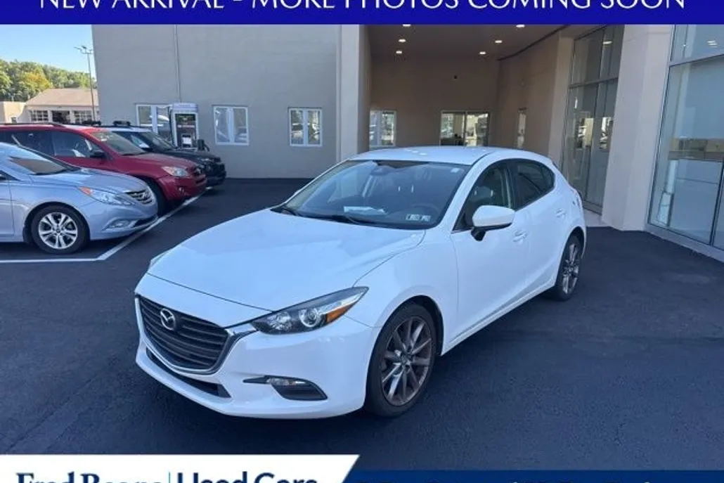 2018 Mazda Mazda3 Touring Hatchback photo 1