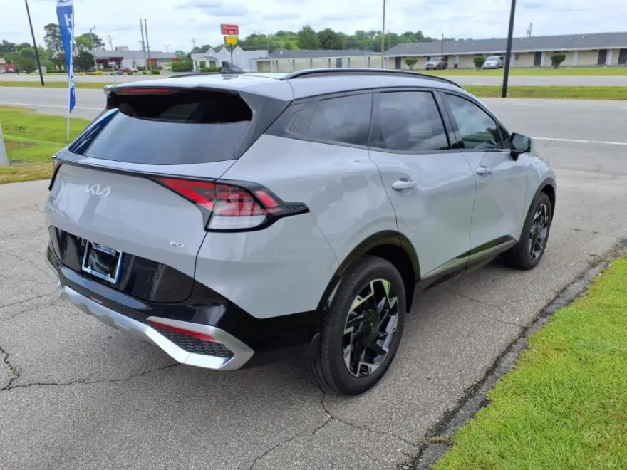 2024 Kia Sportage photo 1