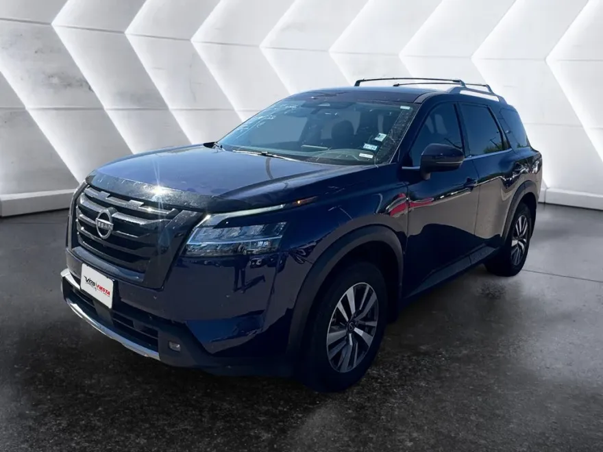 2023 Nissan Pathfinder SL photo 1