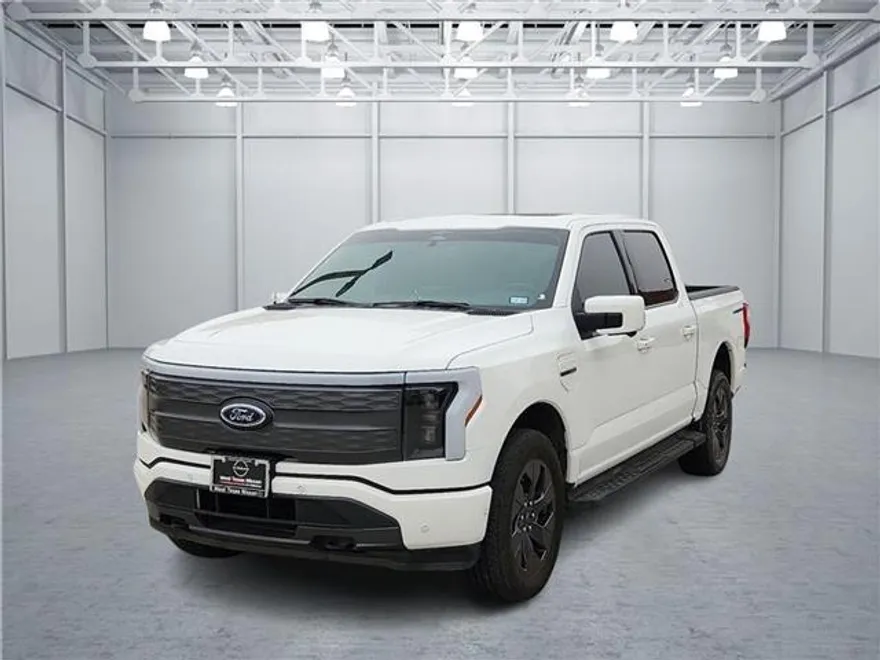 2023 Ford F-150 Lightning Lariat photo 1
