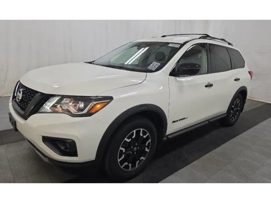 2020 Nissan Pathfinder SV photo 1