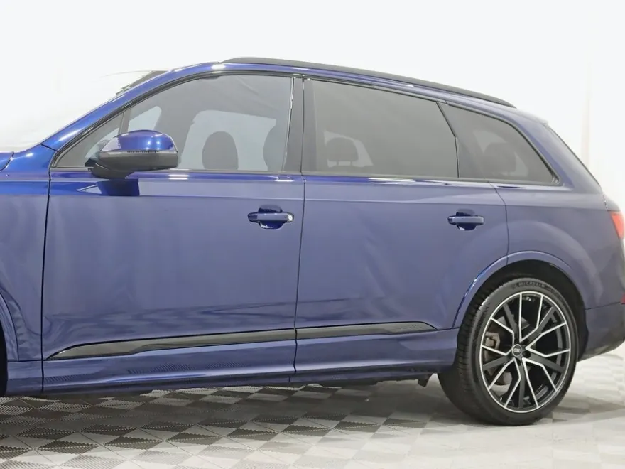 2022 Audi Q7 55 Prestige photo 1