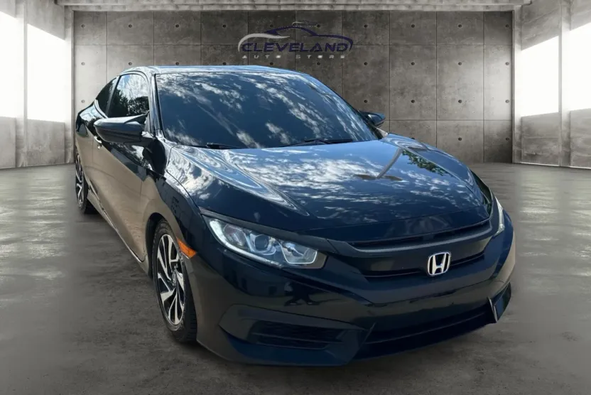 2018 Honda Civic LX photo 1