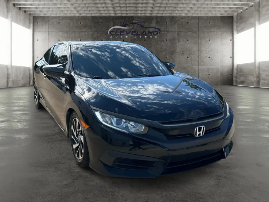 2018 Honda Civic LX photo 1