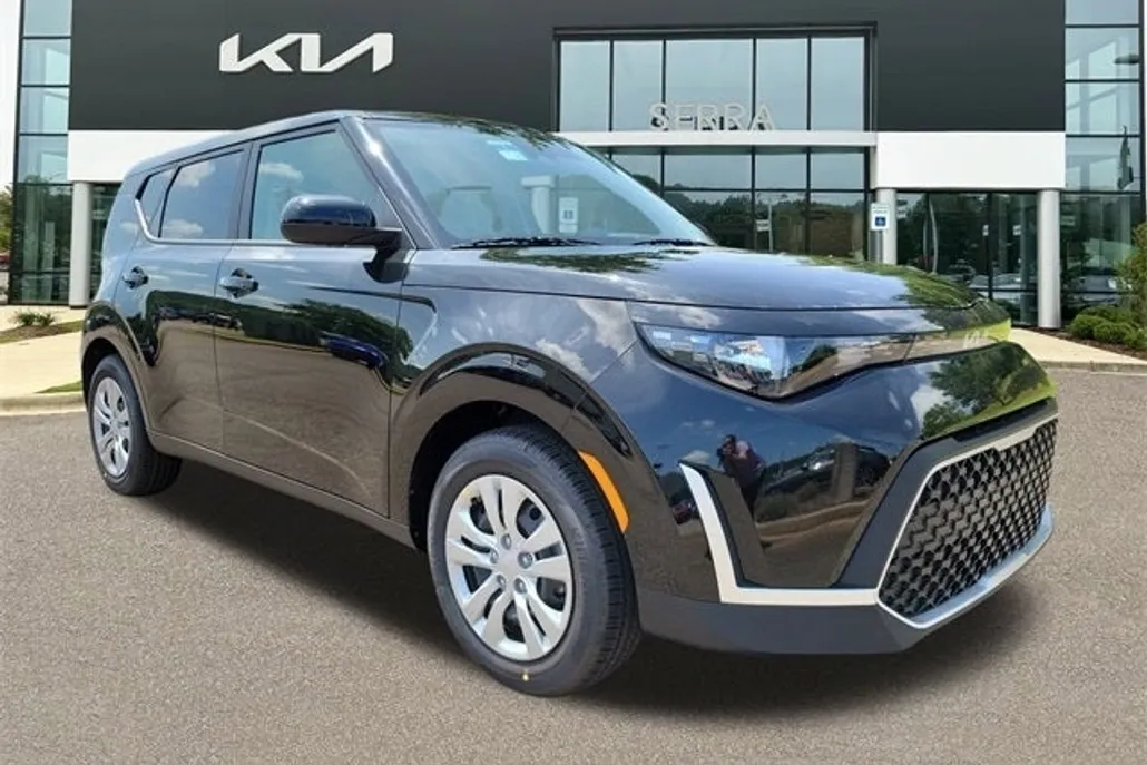 2025 Kia Soul LX photo 1