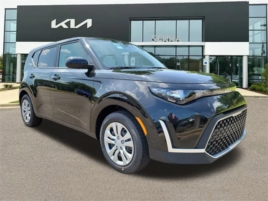 2025 Kia Soul LX photo 1