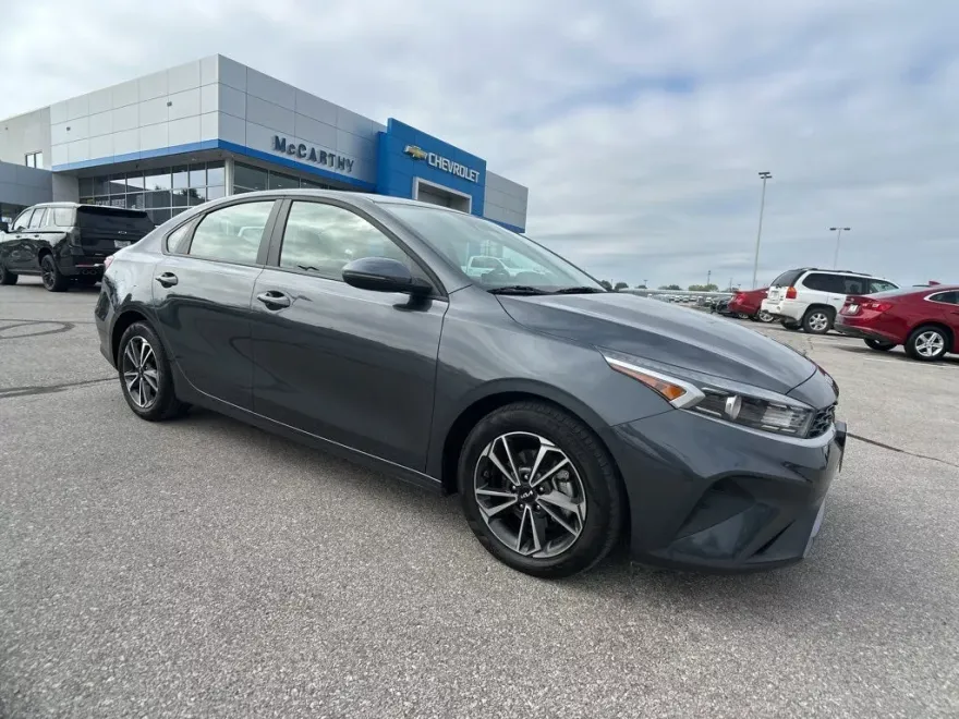 2024 Kia Forte LXS photo 1