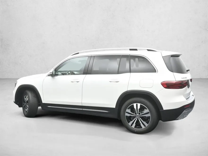 2025 Mercedes Benz GLB 250 4MATIC photo 1