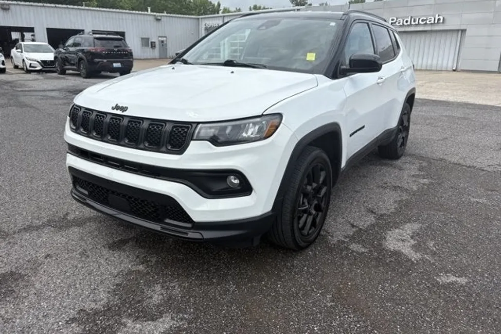 2023 Jeep Compass Altitude photo 1