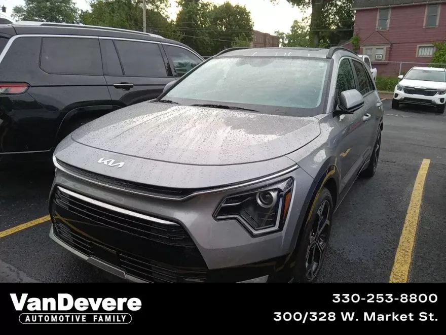 2023 Kia Niro EX Touring photo 1