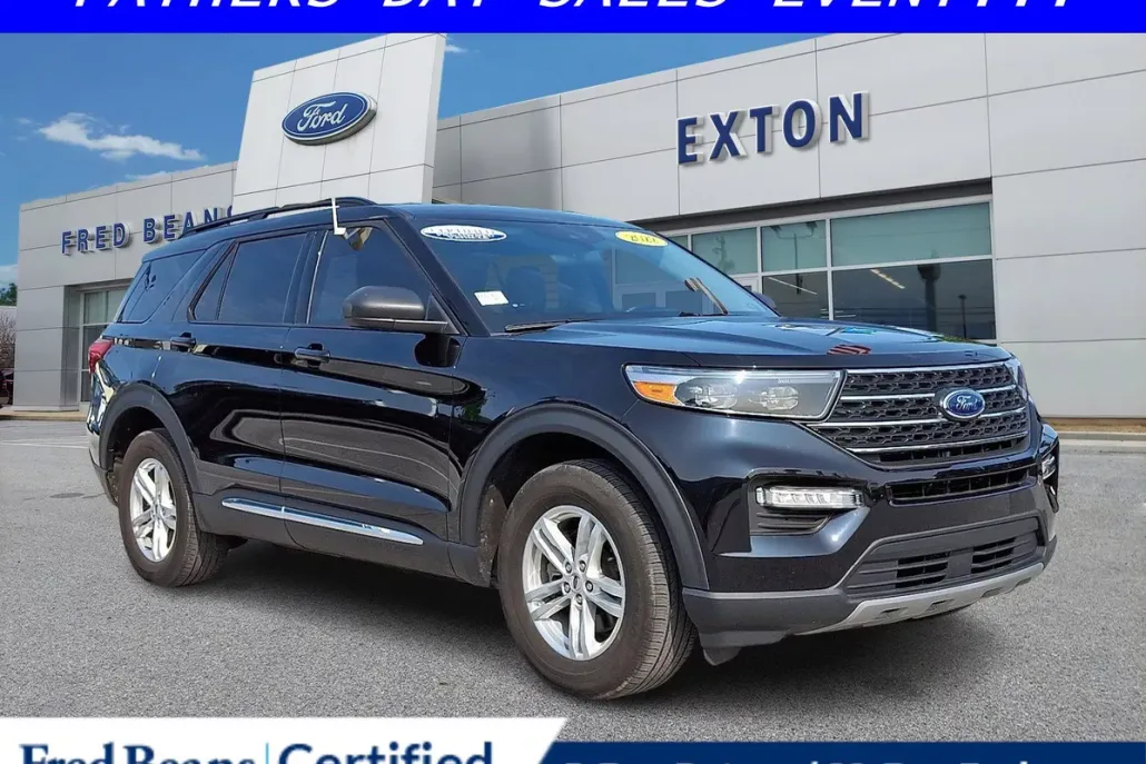 2022 Ford Explorer XLT photo 1