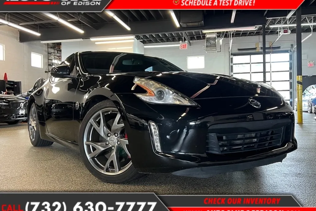 2014 Nissan 370Z Touring photo 1