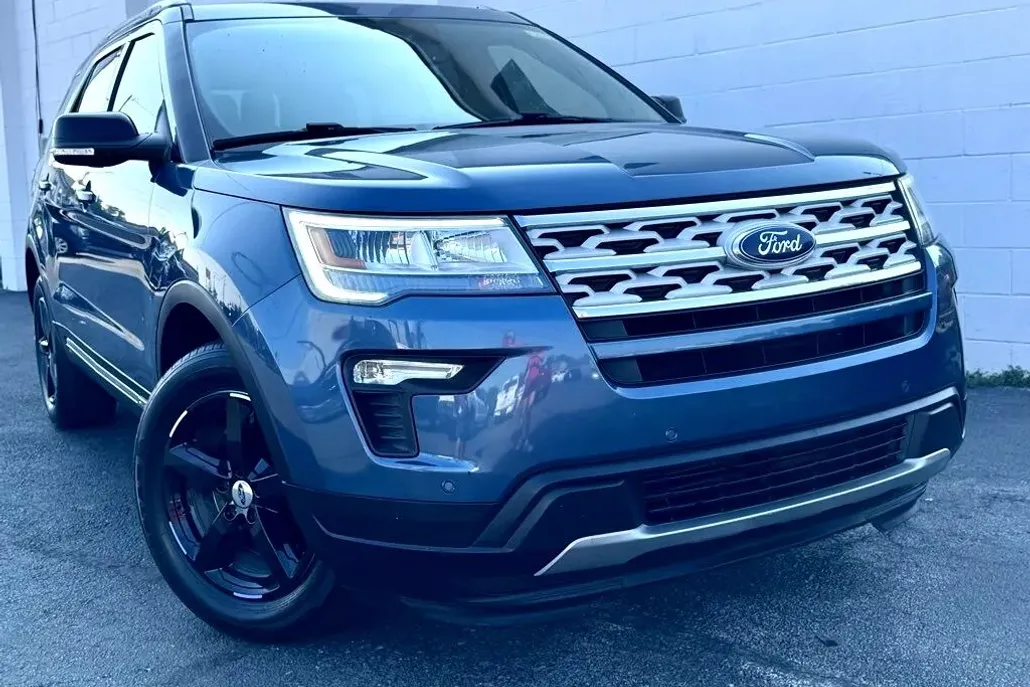 2018 Ford Explorer XLT photo 1