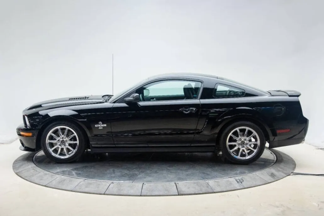 2008 Ford Mustang photo 1