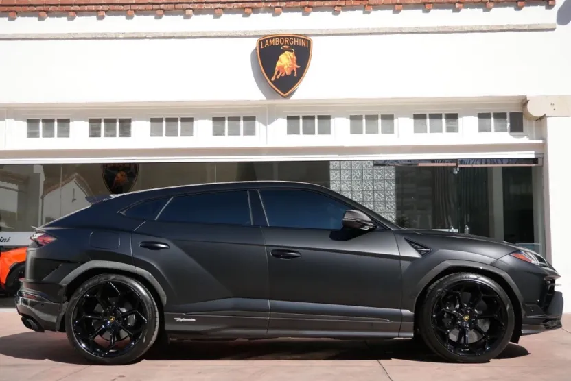 2024 Lamborghini Urus Performante photo 1