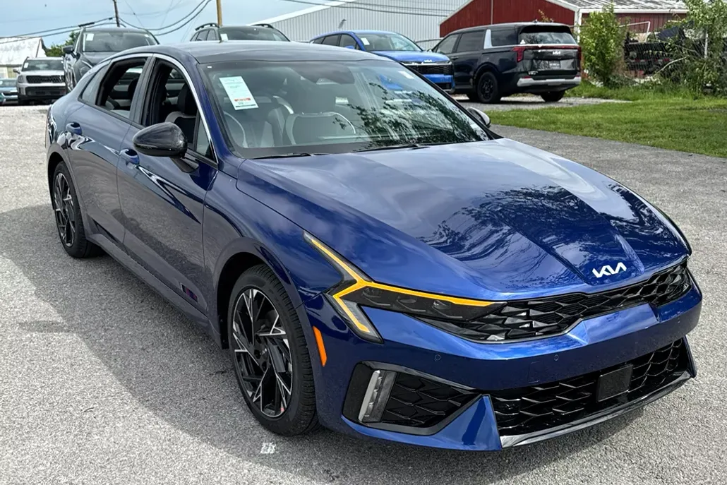 2025 Kia K5 GT-Line photo 1