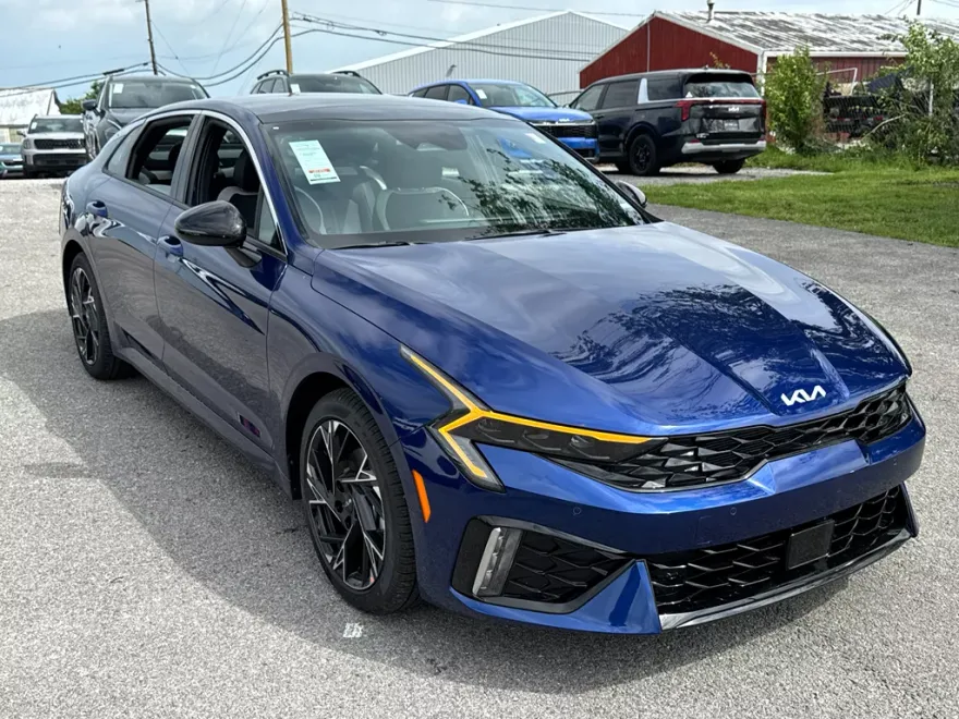 2025 Kia K5 GT-Line photo 1