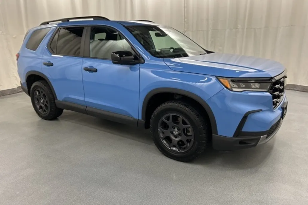 2025 Honda Pilot TrailSport photo 1