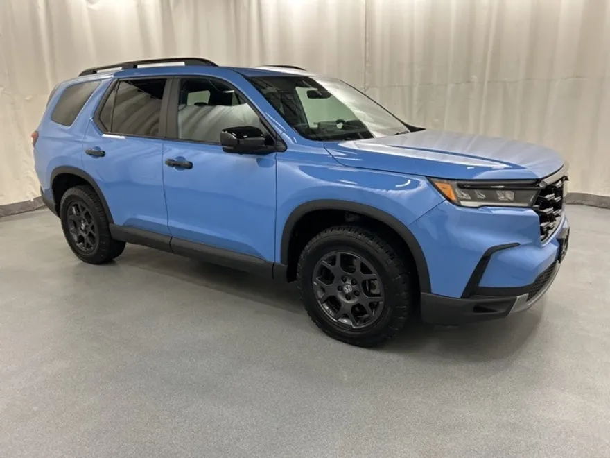 2025 Honda Pilot TrailSport photo 1