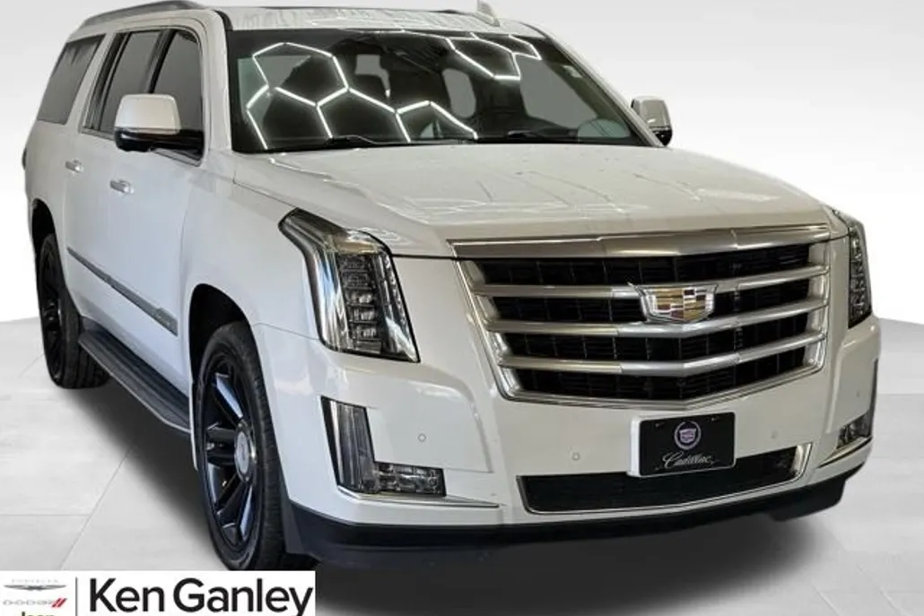 2016 Cadillac Escalade ESV Luxury photo 1
