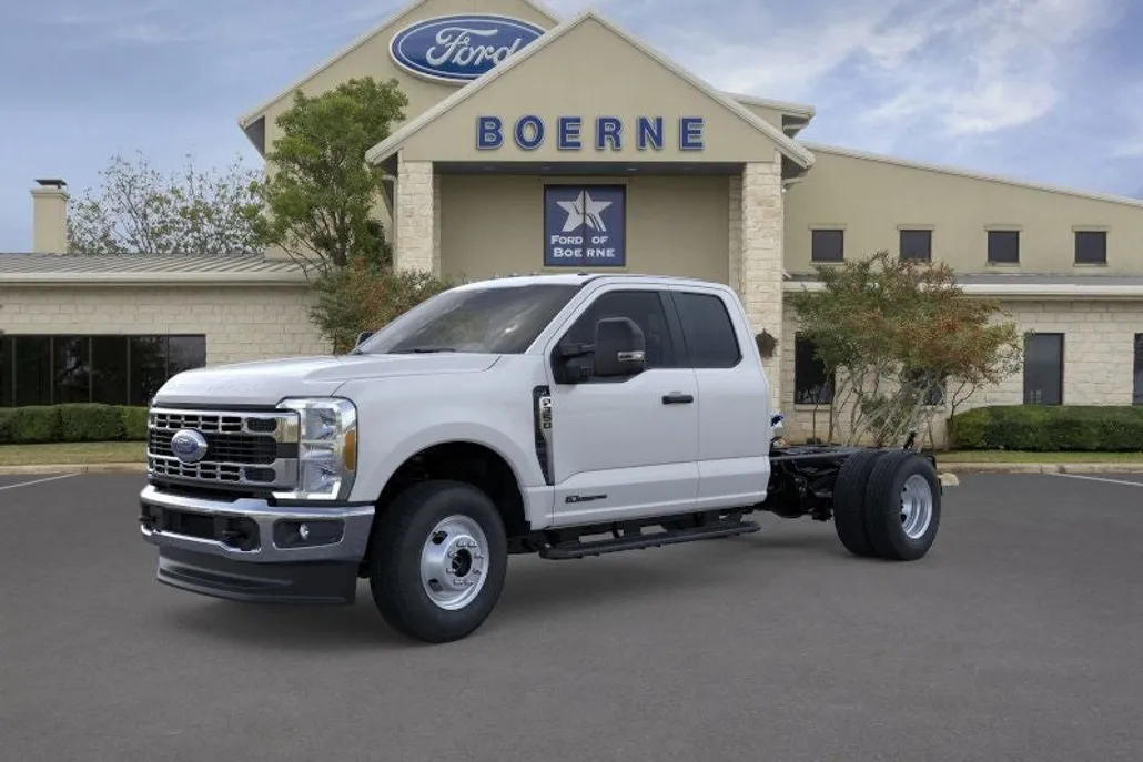 2025 Ford F-350 photo 1