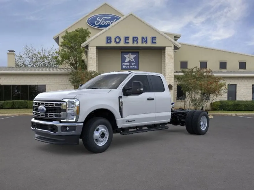 2025 Ford F-350 photo 1