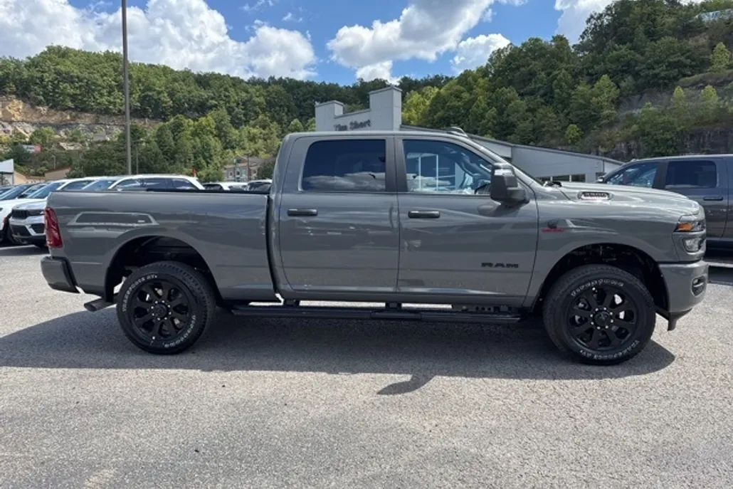 2026 Ram 3500 Big Horn photo 1