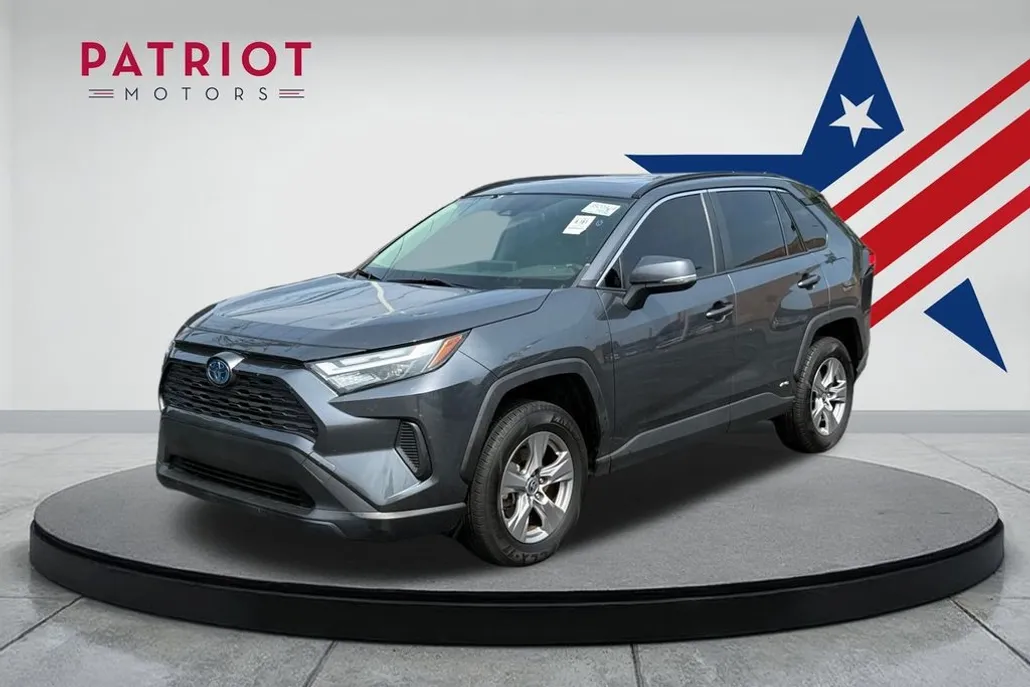 2022 Toyota RAV4 Hybrid XLE photo 1