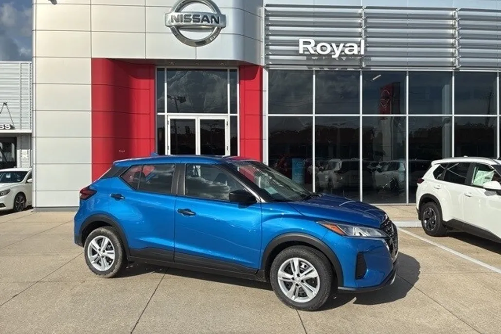 2025 Nissan Kicks Play S photo 1