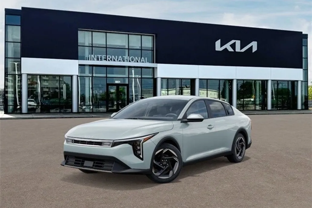 2025 Kia K4 EX photo 1