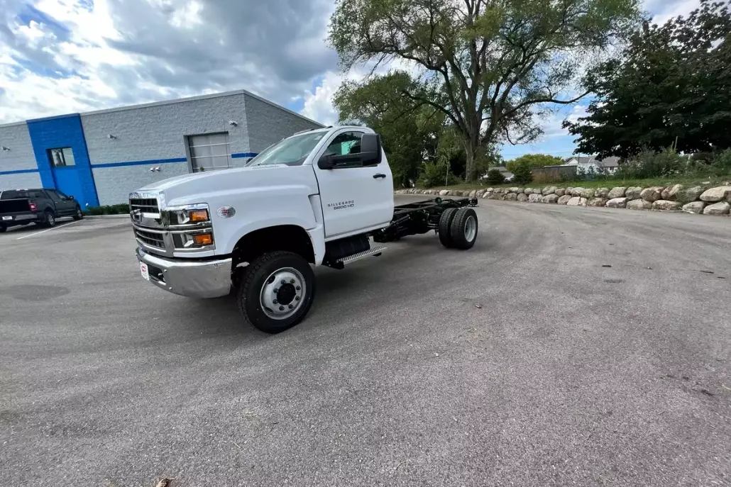 2023 Chevrolet Silverado 5500HD Work Truck photo 1