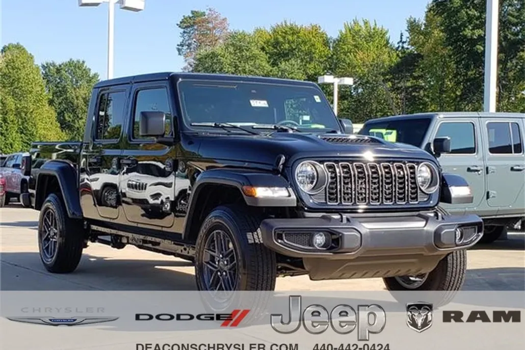 2025 Jeep Gladiator Sport S photo 1