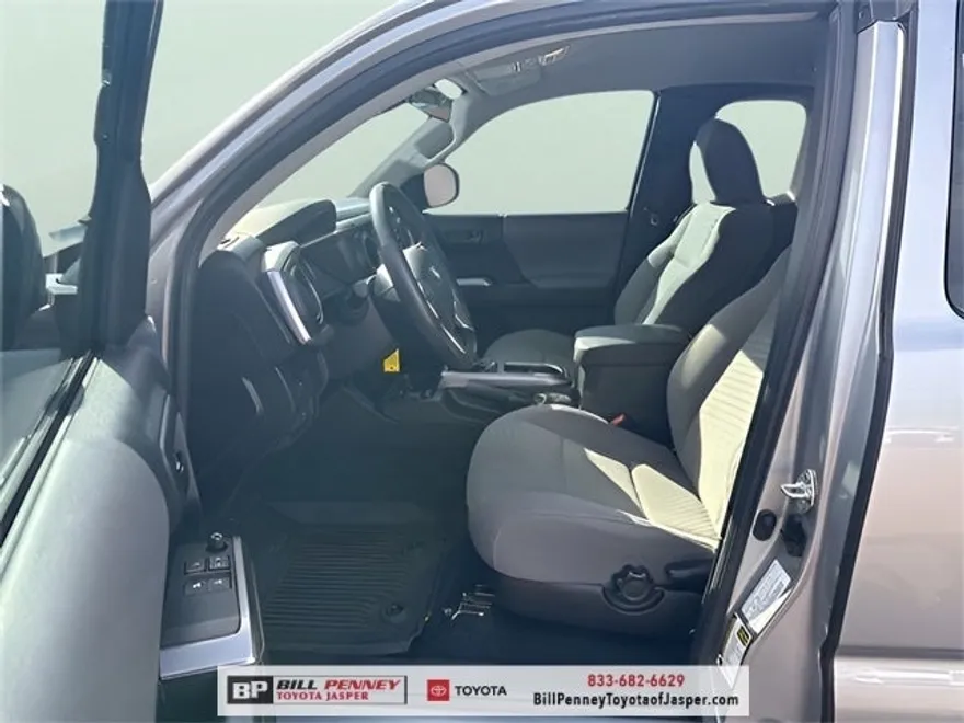 2023 Toyota Tacoma SR5 photo 1