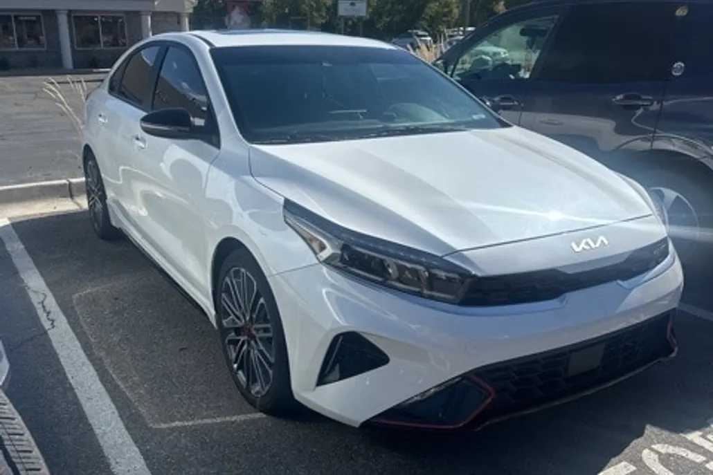 2023 Kia Forte GT photo 1