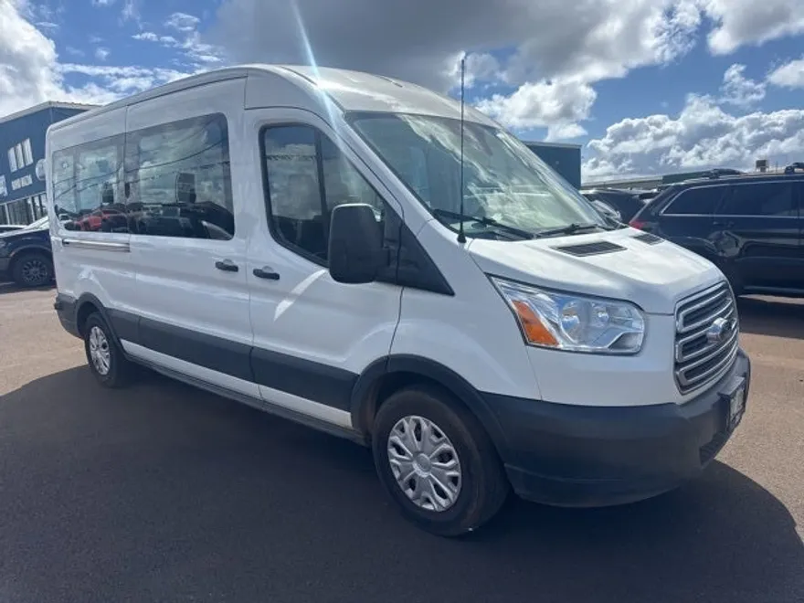 2019 Ford Transit Passenger XLT photo 1