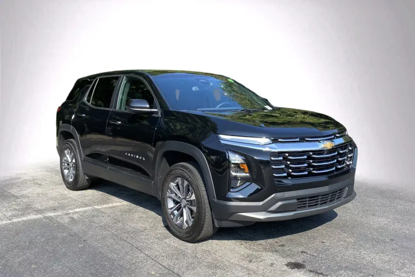 2025 Chevrolet Equinox LT photo 1