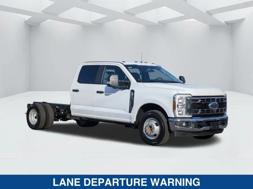 2025 Ford F-350 photo 1