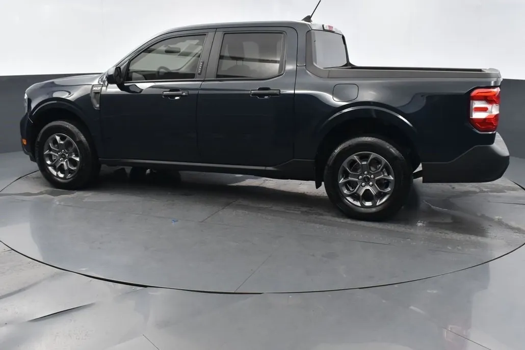 2023 Ford Maverick XLT photo 1