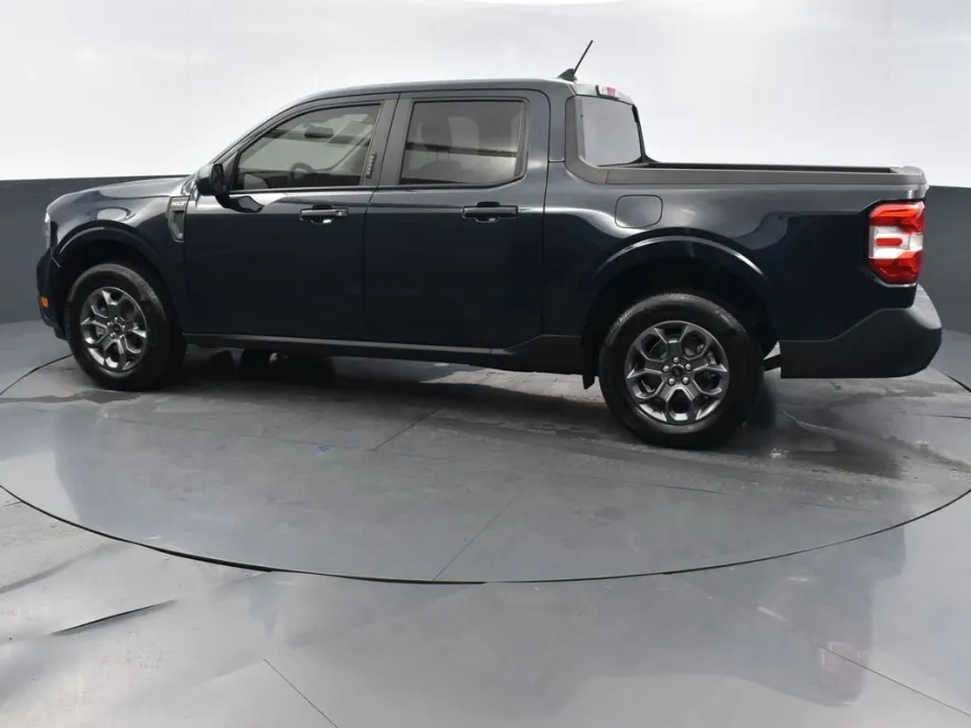2023 Ford Maverick XLT photo 1