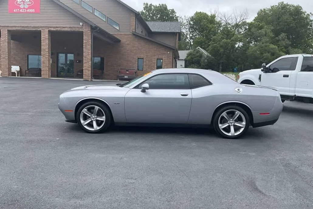 2015 Dodge Challenger R/T photo 1