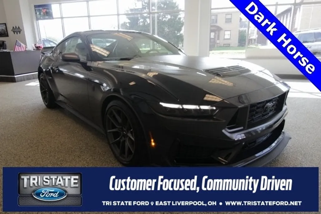 2025 Ford Mustang Dark Horse photo 1