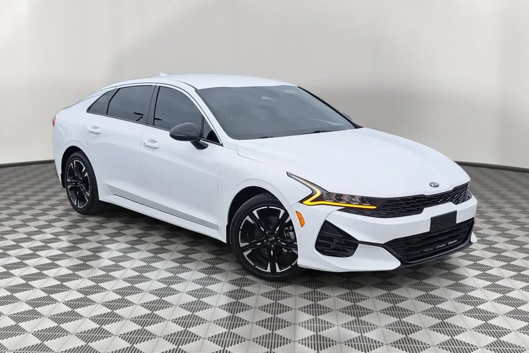 2021 Kia K5 GT-Line photo 1